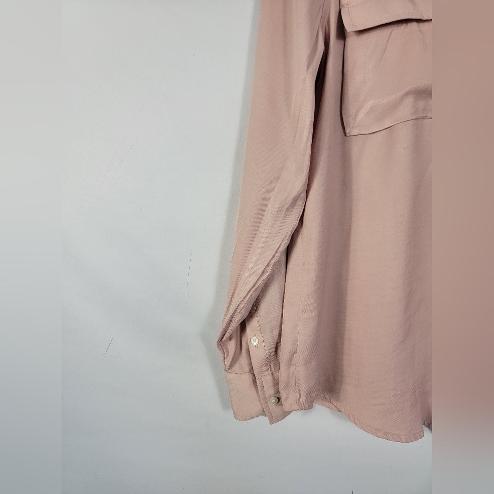 Women's size Small Banana Republic button down - Picture 4 of 6